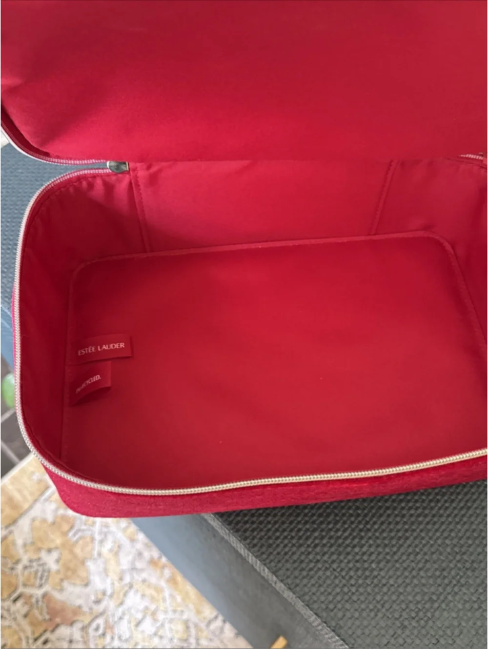 Estee Lauder Red Velvet Bow Accented Cosmetic Makeup Bag Travel Case NWOT